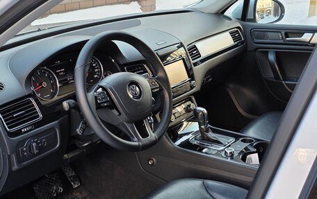 Volkswagen Touareg III, 2013 год, 1 750 000 рублей, 11 фотография