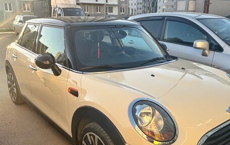 MINI Hatch, 2017 год, 1 476 000 рублей, 2 фотография