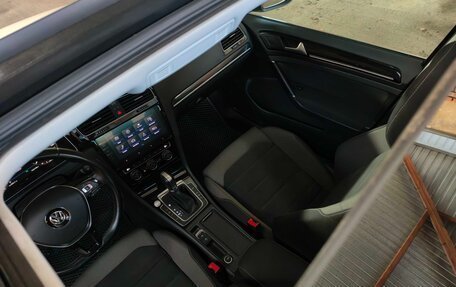 Volkswagen Golf VII, 2018 год, 1 870 000 рублей, 20 фотография