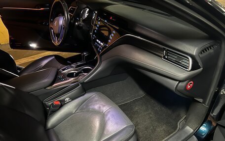 Toyota Camry, 2018 год, 2 600 000 рублей, 15 фотография