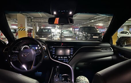 Toyota Camry, 2018 год, 2 600 000 рублей, 12 фотография