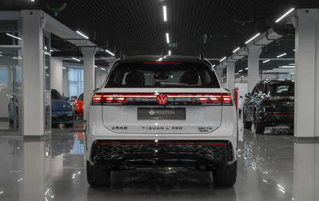 Volkswagen Tiguan, 2025 год, 4 900 000 рублей, 6 фотография