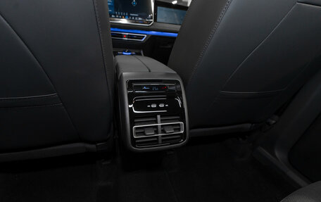 Volkswagen Tiguan, 2025 год, 4 900 000 рублей, 15 фотография