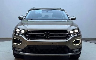 Volkswagen T-Roc I, 2022 год, 2 100 000 рублей, 1 фотография