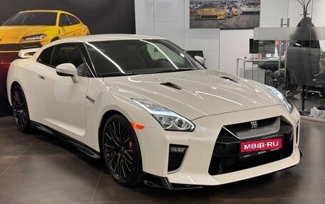 Nissan GT-R, 2022 год, 20 997 000 рублей, 4 фотография