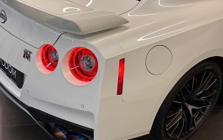 Nissan GT-R, 2022 год, 20 997 000 рублей, 16 фотография