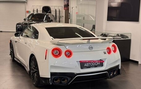 Nissan GT-R, 2022 год, 20 997 000 рублей, 5 фотография