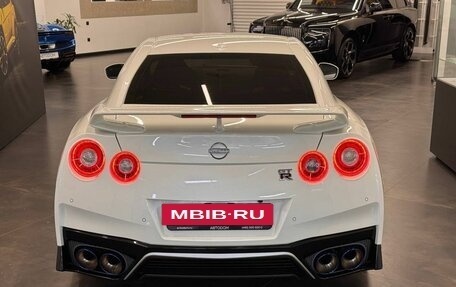Nissan GT-R, 2022 год, 20 997 000 рублей, 6 фотография