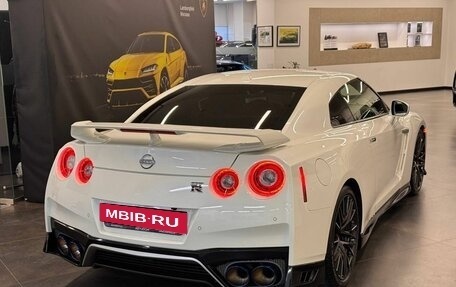 Nissan GT-R, 2022 год, 20 997 000 рублей, 8 фотография