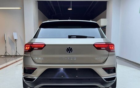 Volkswagen T-Roc I, 2022 год, 2 100 000 рублей, 5 фотография