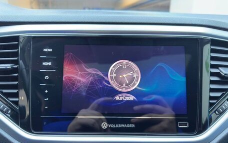 Volkswagen T-Roc I, 2022 год, 2 100 000 рублей, 12 фотография