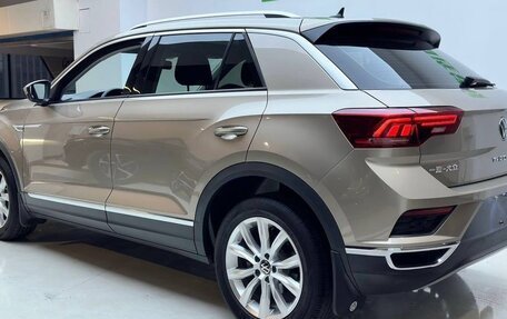 Volkswagen T-Roc I, 2022 год, 2 100 000 рублей, 7 фотография