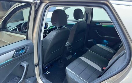 Volkswagen T-Roc I, 2022 год, 2 100 000 рублей, 15 фотография