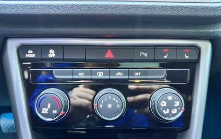 Volkswagen T-Roc I, 2022 год, 2 100 000 рублей, 16 фотография