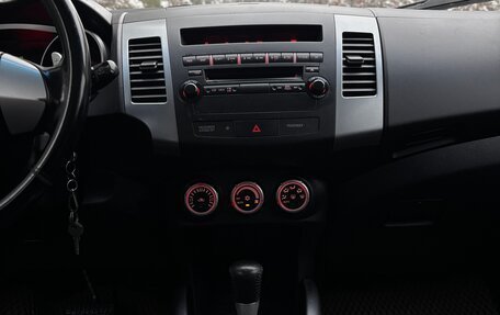 Mitsubishi Outlander III рестайлинг 3, 2008 год, 975 000 рублей, 16 фотография