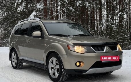 Mitsubishi Outlander III рестайлинг 3, 2008 год, 975 000 рублей, 2 фотография