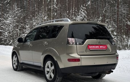 Mitsubishi Outlander III рестайлинг 3, 2008 год, 975 000 рублей, 4 фотография