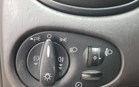 Ford Focus IV, 2004 год, 299 000 рублей, 11 фотография