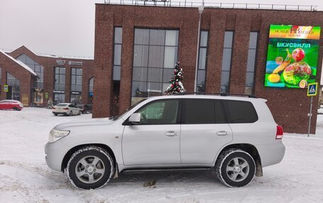 Toyota Land Cruiser 200, 2010 год, 2 600 000 рублей, 1 фотография