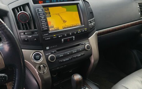 Toyota Land Cruiser 200, 2010 год, 2 600 000 рублей, 11 фотография