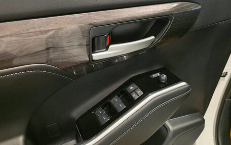 Toyota Highlander, 2025 год, 5 590 000 рублей, 22 фотография