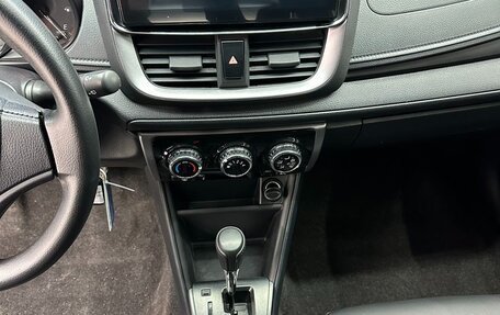 Toyota Yaris XP150 рестайлинг, 2021 год, 1 200 000 рублей, 8 фотография