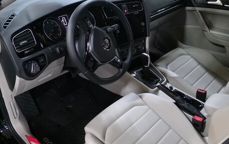 Volkswagen Golf VII, 2018 год, 1 999 999 рублей, 11 фотография