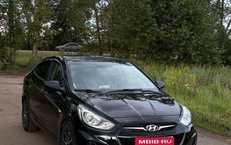 Hyundai Solaris II рестайлинг, 2013 год, 777 000 рублей, 1 фотография