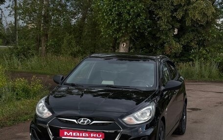 Hyundai Solaris II рестайлинг, 2013 год, 777 000 рублей, 2 фотография