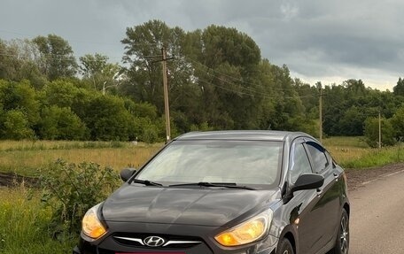 Hyundai Solaris II рестайлинг, 2013 год, 777 000 рублей, 3 фотография