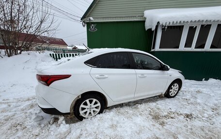 Hyundai Solaris II рестайлинг, 2021 год, 1 630 000 рублей, 2 фотография