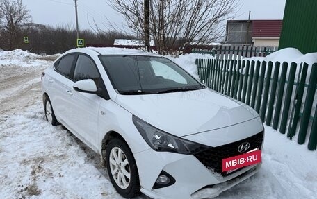 Hyundai Solaris II рестайлинг, 2021 год, 1 630 000 рублей, 3 фотография