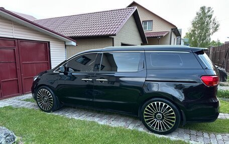 KIA Carnival III, 2019 год, 2 950 000 рублей, 4 фотография