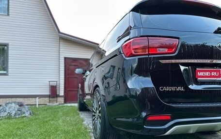 KIA Carnival III, 2019 год, 2 950 000 рублей, 5 фотография