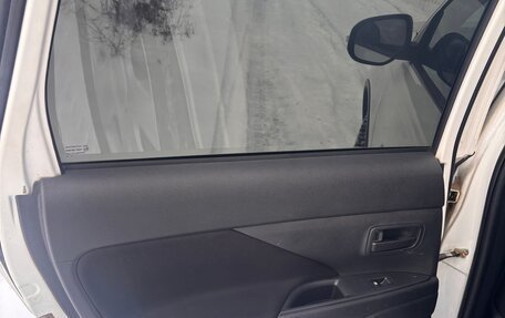 Mitsubishi Outlander III рестайлинг 3, 2018 год, 1 800 000 рублей, 11 фотография