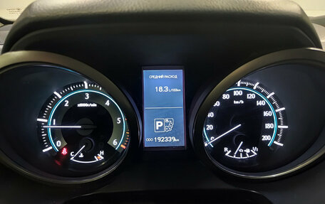 Toyota Land Cruiser Prado 150 рестайлинг 2, 2011 год, 2 750 000 рублей, 13 фотография