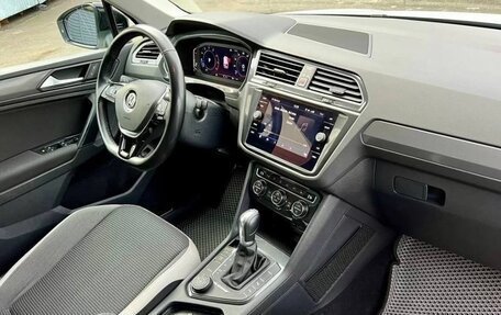 Volkswagen Tiguan II, 2019 год, 3 499 000 рублей, 9 фотография