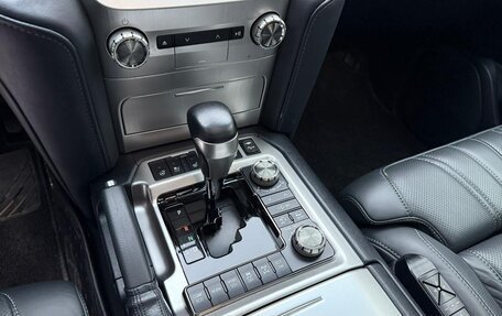 Toyota Land Cruiser 200, 2018 год, 7 490 000 рублей, 12 фотография