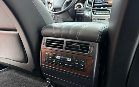 Toyota Land Cruiser 200, 2018 год, 7 490 000 рублей, 14 фотография