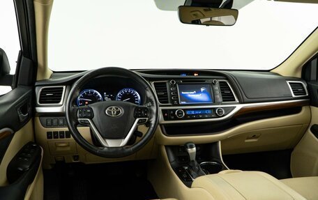 Toyota Highlander III, 2017 год, 3 489 050 рублей, 6 фотография