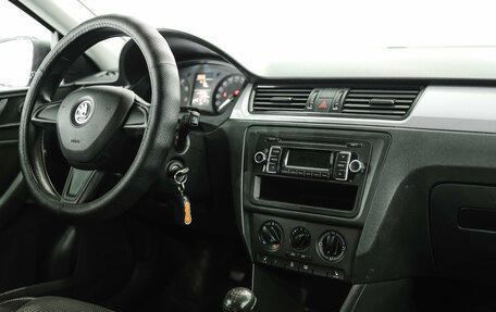 Skoda Rapid I, 2014 год, 880 000 рублей, 6 фотография