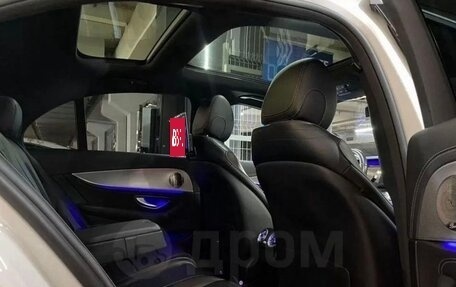 Mercedes-Benz E-Класс, 2016 год, 3 500 000 рублей, 12 фотография