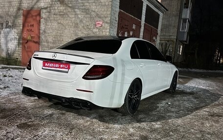 Mercedes-Benz E-Класс, 2016 год, 3 500 000 рублей, 3 фотография