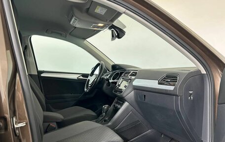 Volkswagen Tiguan II, 2018 год, 2 700 000 рублей, 10 фотография