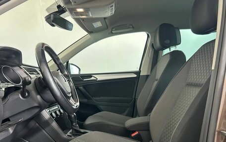 Volkswagen Tiguan II, 2018 год, 2 700 000 рублей, 8 фотография