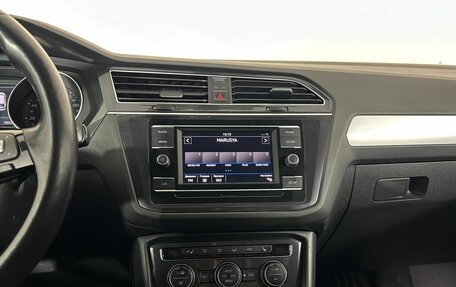 Volkswagen Tiguan II, 2018 год, 2 700 000 рублей, 13 фотография