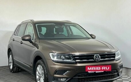 Volkswagen Tiguan II, 2018 год, 2 700 000 рублей, 3 фотография