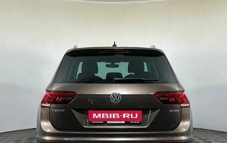 Volkswagen Tiguan II, 2018 год, 2 700 000 рублей, 5 фотография