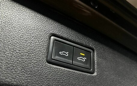 Volkswagen Tiguan II, 2018 год, 2 700 000 рублей, 18 фотография