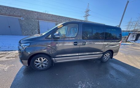 Hyundai H-1 II рестайлинг, 2019 год, 1 840 000 рублей, 1 фотография